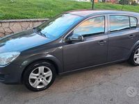 Usata Opel Astra Enjoy 88 CV (64 kW) 2010 Grigio Berlina