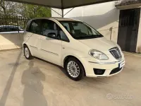 Usata Lancia Musa 77 CV (56 kW) 2012 Bianco Monovolume