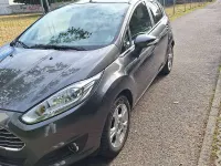 Usado Ford Fiesta 75 HP (55 kW) 2017 Cinzento Citadino