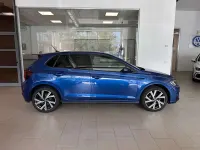 Usata VW Polo R-line 95 CV (69 kW) 2022 Blu/azzurro Utilitaria