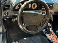 Usata Mercedes C180 Classic 122 CV (89 kW) 1997 Blu/azzurro Berlina