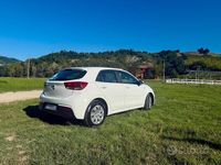 Usata Kia Rio Active 84 CV (61 kW) 2018 Bianco Berlina
