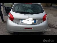Usata Peugeot 208 82 CV (60 kW) 2014 Grigio Utilitaria