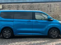 Usata Ford Tourneo Custom Titanium 169 CV (124 kW) 2025 Blu Furgone