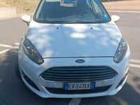 Usata Ford Fiesta 75 CV (55 kW) 2014 Bianco Utilitaria