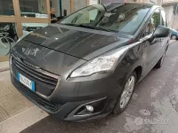 Usata Peugeot 5008 Business-Line 120 CV (88 kW) 2016 Grigio Monovolume