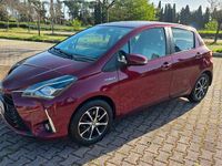 Usata Toyota Yaris Hybrid Trend 73 CV (53 kW) 2018 Rosso Berlina