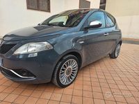 Usata Lancia Ypsilon 69 CV (50 kW) 2017 Grigio Utilitaria