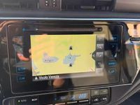 Usata Toyota Auris Lounge 112 CV (82 kW) 2016 Bianco Station wagon