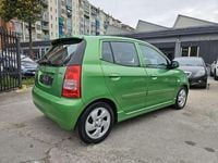Usata Kia Picanto 75 CV (55 kW) 2009 Verde Utilitaria