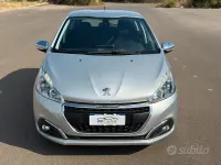Usata Peugeot 208 Allure 100 CV (73 kW) 2017 Grigio Utilitaria