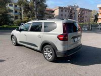 Usata Dacia Jogger Comfort 101 CV (74 kW) 2022 Argento Monovolume
