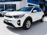 Usata Kia Stonic Style 120 CV (88 kW) 2018 Bianco SUV