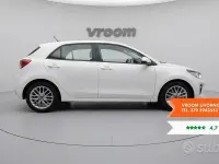 Usado Kia Rio 101 HP (74 kW) 2017 Branco Citadino