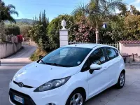 Usata Ford Fiesta 60 CV (44 kW) 2012 Bianco Berlina