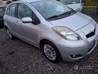 Usata Toyota Yaris Sol 90 CV (66 kW) 2010 Grigio Utilitaria
