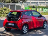 Usata Toyota Aygo 69 CV (50 kW) 2015 Rosso Utilitaria