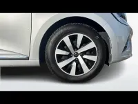 Usata Renault Clio Zen 140 CV (102 kW) 2021 Grigio chiaro Utilitaria