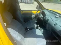 Usata Renault Kangoo 64 CV (47 kW) 1998 Giallo Monovolume