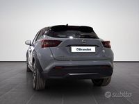 Usata Nissan Juke Tekna 143 CV (105 kW) 2023 Grigio medio met. / tetto nero SUV
