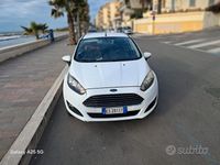 Usata Ford Fiesta 75 CV (55 kW) 2013 Bianco Berlina