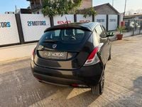 Usata Lancia Ypsilon Silver 95 CV (69 kW) 2015 Nero Utilitaria