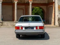 Usata Mercedes S300 SE 188 CV (138 kW) 1986 Grigio Berlina
