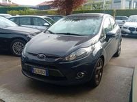 Usata Ford Fiesta 82 CV (60 kW) 2011 Grigio Utilitaria