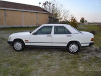 Usata Mercedes 190 122 CV (89 kW) 1985 Bianco Berlina