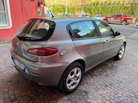 Usata Alfa Romeo 147 119 CV (87 kW) 2006 Grigio Utilitaria