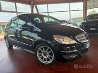 Usata Mercedes B180 109 CV (80 kW) 2011 Nero Monovolume