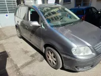 Käytetty VW Touran Trendline 140 HP (102 kW) 2004 Harmaa Tila-auto