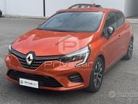 Usata Renault Clio V Techno 145 CV (106 kW) 2023 Arancione Utilitaria