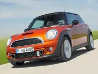 Usata Mini Cooper D 111 CV (81 kW) 2012 Giallo Utilitaria