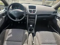 Usata Ford Mondeo Ghia 155 CV (114 kW) 2006 Grigio Berlina