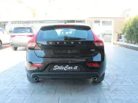 Usata Volvo V40 Business Edition 120 CV (88 kW) 2019 Black sapphire metallizzato Berlina
