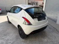 Usado Lancia Ypsilon 80 HP (58 kW) 2015 Branco Citadino
