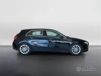 Usata Mercedes A180 Premium 116 CV (85 kW) 2023 Nero cosmo metallizzato Berlina