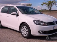 Usata VW Golf VI 105 CV (77 kW) 2011 Bianco Utilitaria