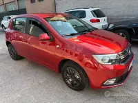 Usata Dacia Sandero Lauréate 75 CV (55 kW) 2017 Rosso Berlina