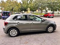 Usata VW Polo 90 CV (66 kW) 2019 Grigio Utilitaria