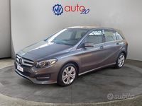 Usata Mercedes B200 Premium 136 CV (100 kW) 2015 Grigio Monovolume