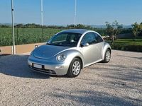 Usata VW New Beetle Highline 90 CV (66 kW) 2002 Grigio Utilitaria