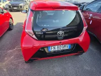 Usata Toyota Aygo 69 CV (50 kW) 2018 Super red 5 Utilitaria