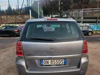Usata Opel Zafira 2006 Grigio Monovolume