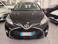 Usata Toyota Yaris Lounge 69 CV (50 kW) 2015 Nero Utilitaria