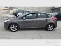 Käytetty Ford Focus Titanium 116 HP (85 kW) 2011 Harmaa Sedan