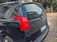 Usata Peugeot 5008 112 CV (82 kW) 2011 Nero Monovolume