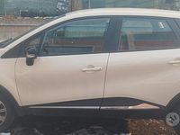 Usata Renault Captur 90 CV (66 kW) 2017 Grigio SUV