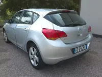 Usata Opel Astra Enjoy 115 CV (84 kW) 2010 Grigio Berlina